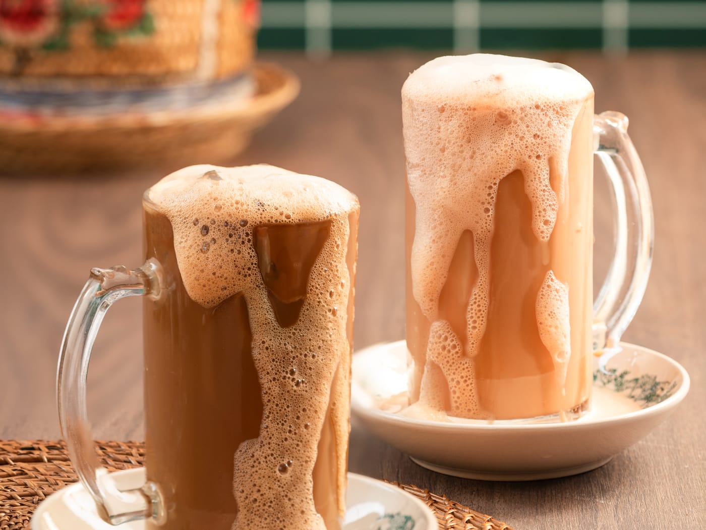 Nanyang kopi in a vintage porcelain cup